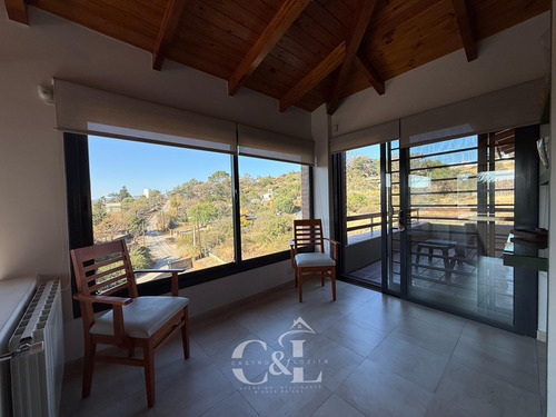Venta Casa De Categoria Y Dpto Con Piscina En Villa Del Lago