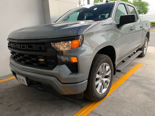 Chevrolet Silverado 5.3 V8 Custom Doble Cabina 4X4 At