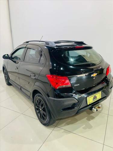 Chevrolet Onix Onix Hatch Activ (aut)