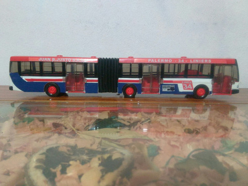 Colectivo Micro Ómnibus Bus Articulado Maisto Escala 1.50