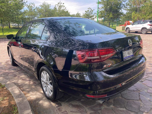 Imagen 3 de 10 de Volkswagen Jetta 2.5 Comfortline Tiptronic At 2016
