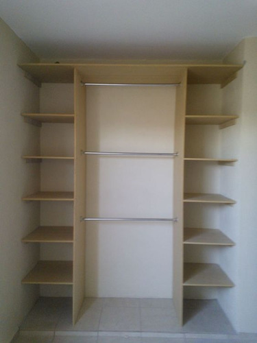 Imagen 2 de 3 de Closet Empostrados