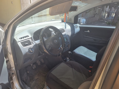Volkswagen Suran 1.6 Highline 101cv