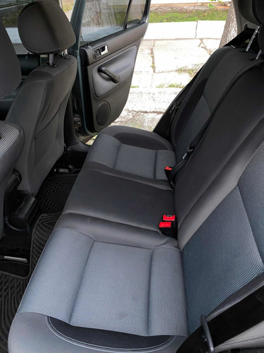 Imagen 9 de 11 de Volkswagen Golf 2010 1.6 Advance