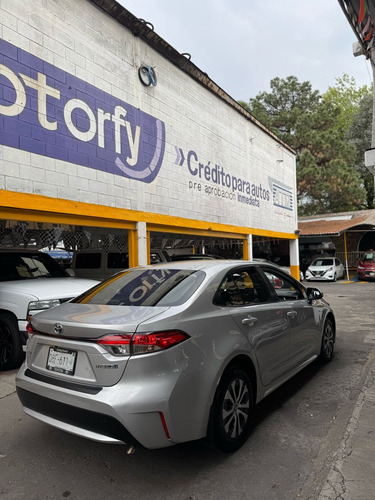 Toyota Corolla 1.8 Hybrid At
