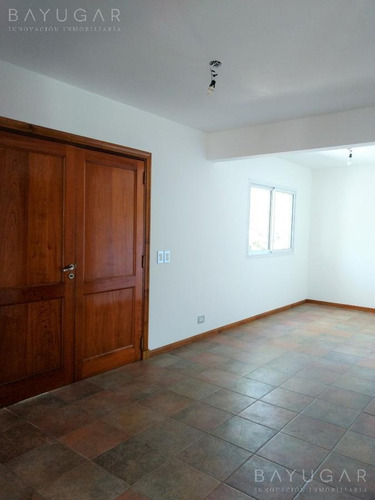 Imagen 5 de 20 de Venta - Oportunidad!- Sólida Y Excelente Casa En Sausalito - Bayugar Negocios Inmobiliarios