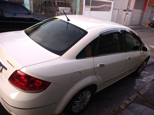 Fiat Linea 2015 1.8 16v Essence Flex 4p