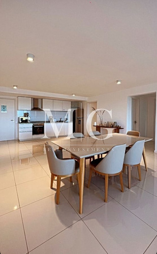Imagen 3 de 16 de Alquiler Anual Apartamento 2 Dormitorios Con Vista Al Mar, Terraza Con Piscina Privada!