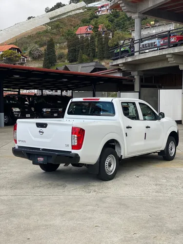 Pick Up Nissan A Gasolina