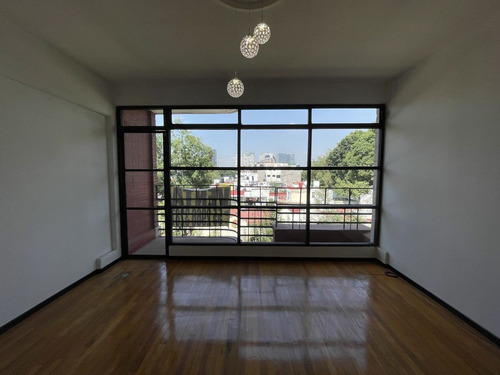 Departamento En Venta Totalmente Remodelado Con Excelentes Espacios