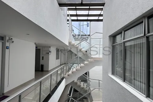 Oficina En Arriendo/venta En Chico Norte. Cod A5985