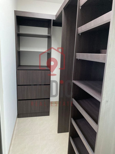 Imagen 9 de 14 de Casa De Estilo Moderno De 3 Hab. En Juriquilla