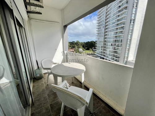 Oportunidad De Venta Apartamento 2 Dormitorios Con Cochera- Ref: 16