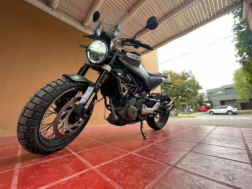 Husqvarna Svartpilen 401 2021 6.000 Km
