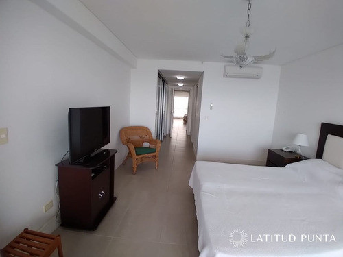 Imagen 10 de 13 de Apartamento En Le Parc, Oportunidad De 2 Suites Más Dependencia
