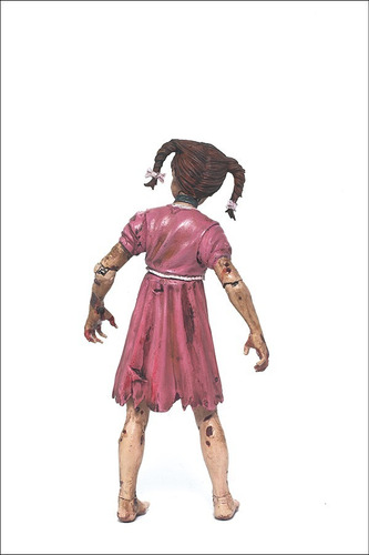 Imagen 7 de 7 de Muñeco Figura Comic Mcfarlane The Walking Dead Penny Blake