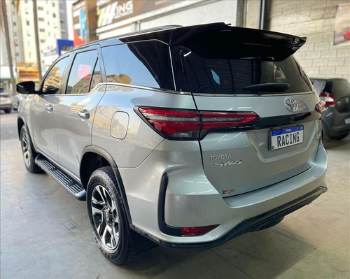 Toyota Hilux SW4 2.8 D-4d Turbo Diesel Diamond 7l Automatico