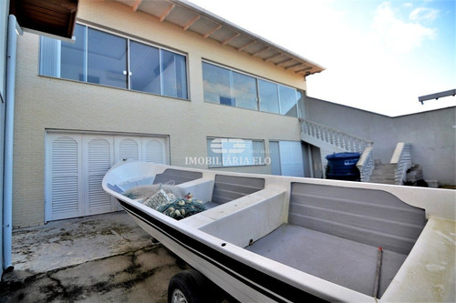 Imagem 15 de 30 de Casa De 500 M² De Área Construída Com Vista E Acesso Exclusivo Para O Mar! - 4647