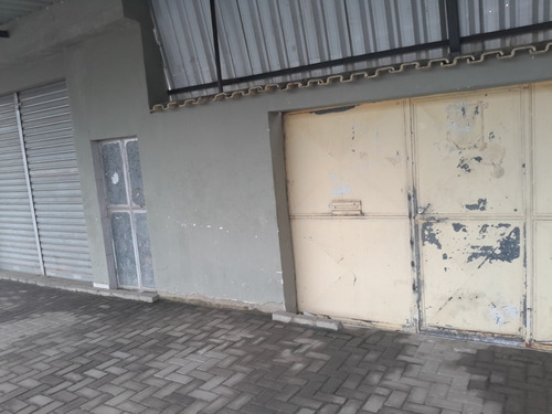 Casa Com Loja Na Frente