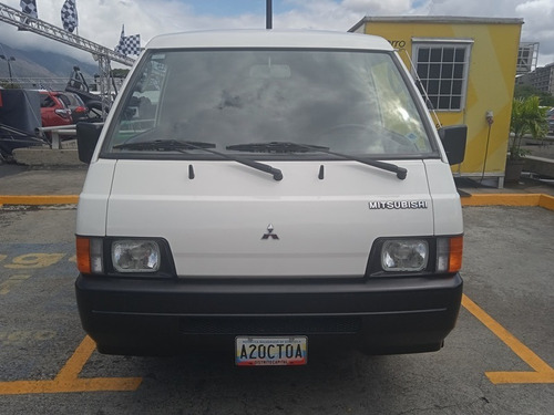 Imagen 2 de 14 de Mitsubishi Panel L300