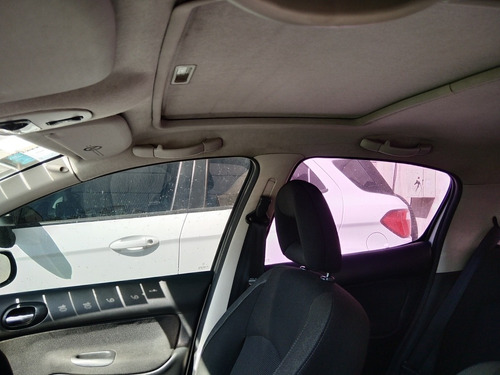 Robyana| Peugeot 207 2010 1.6 Xt| Ne