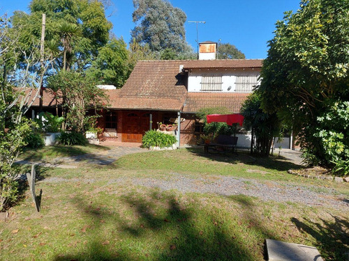 Casa En Venta - 5 Dormitorios 2 Baños - 150mts2 - Loma Verde