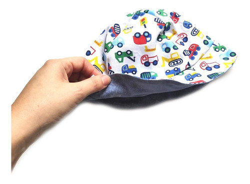 Imagem 3 de 8 de Kit Para Bebê Com Chapéu Dupla Face Pano De Boca E Sapatinho
