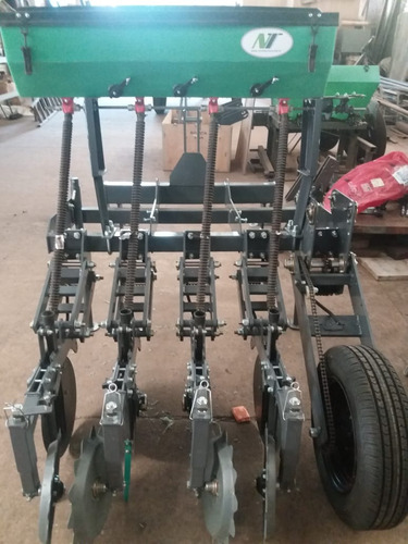Sembradora De Alfalfa Y Pasturas--- Nova Tecnica Agricultura