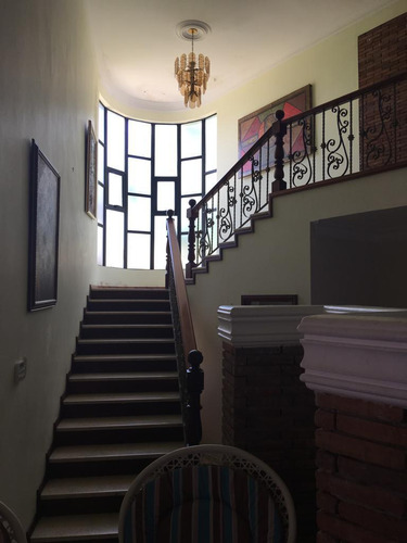 Casa Amplia En El Exclusivo Sector De Cerro Alto , Santiago