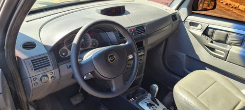 Imagem 10 de 12 de Meriva Premium 1.8 Easytronic 2009