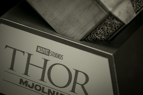 Mjolnir Thor Con Exhibidor