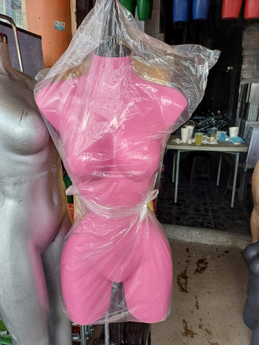 Maniquie Buchon (nuevo) De 3/4 Con Base (Usado)