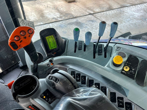 Imagem 8 de 12 de Trator New Holland T7.240 4×4 Ano 2022 Pneus Dual 0 Km