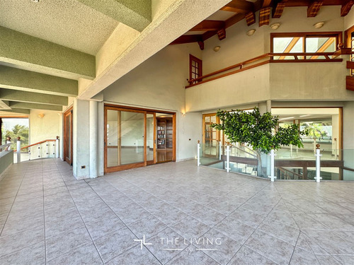 Casa En Venta De 7 Dorm. En Vitacura