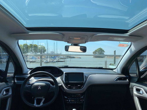 Imagen 16 de 23 de Peugeot 208 2017 1.6 Feline