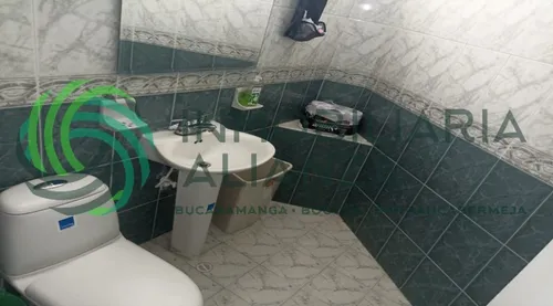 Casa En Venta En Cabecera Del Llano. Cod V61678