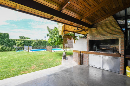 Imagen 12 de 30 de Casa De 4 Dormitorios En Venta Con Pileta En Fisherton Rosario
