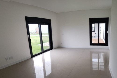 Imagem 21 de 29 de Casa À Venda Em Capão Da Canoa - Ca01059 - 67779879