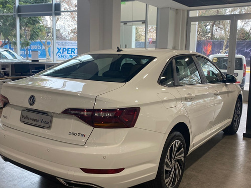Imagen 14 de 15 de Volkswagen Vento 2022 1.4 Highline 150cv At Bb