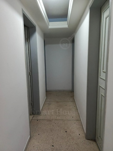 Llev18m- Mjev22m Smart House Vende Apartamento En El Centro