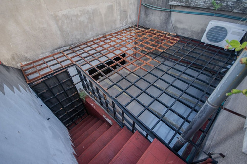 Venta Casa 3 Amb Con Cochera Y Terraza En Caseros