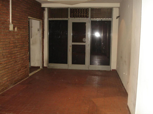 Imagen 22 de 26 de Miro Al 1800 - Flores - Cap Fed - Casa Con Locales En Esquina