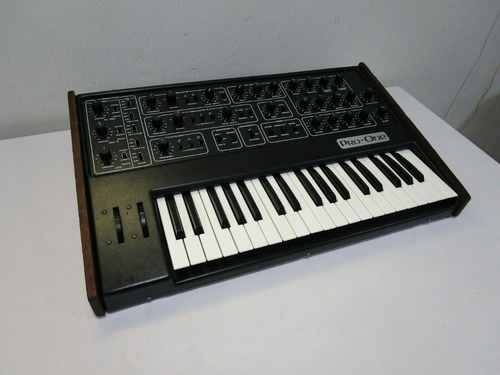 Imagen 2 de 9 de Sequential Circuits Pro One Analog Synthesizer