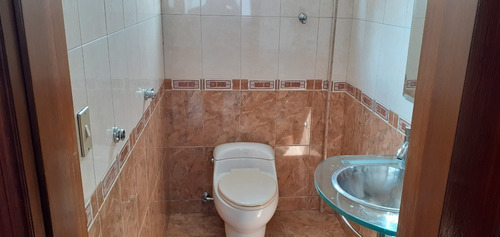 Imagen 13 de 21 de Solo Para Venta. Edifico Comercial En Quinta Crespo, Oportunidad De Inversion. Bismar Barcelo 04242546838