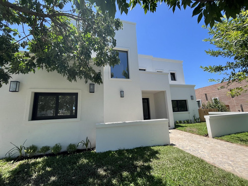 Casa  En Venta En San Matias, Escobar, G.b.a. Zona Norte