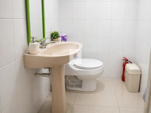 Venta De Local Comercial, Con Amplios Giros