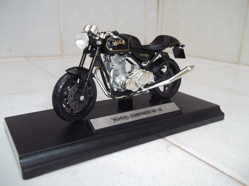 Norton Commando 961 Se 1/18 Welly