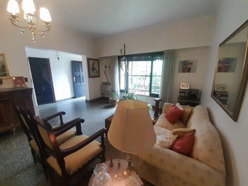 Venta - Casa En Haedo 5 Ambientes.