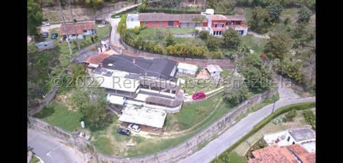 Extenso Terreno Con Amplia Casa Para Remodelar En Venta En El Alto Hatillo # 24-21901 Mn Caracas - Alto Hatillo