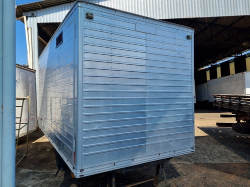 Imagem 2 de 6 de Bau Aluminio 3/4 - 4,50 X 2,30 X 2,30